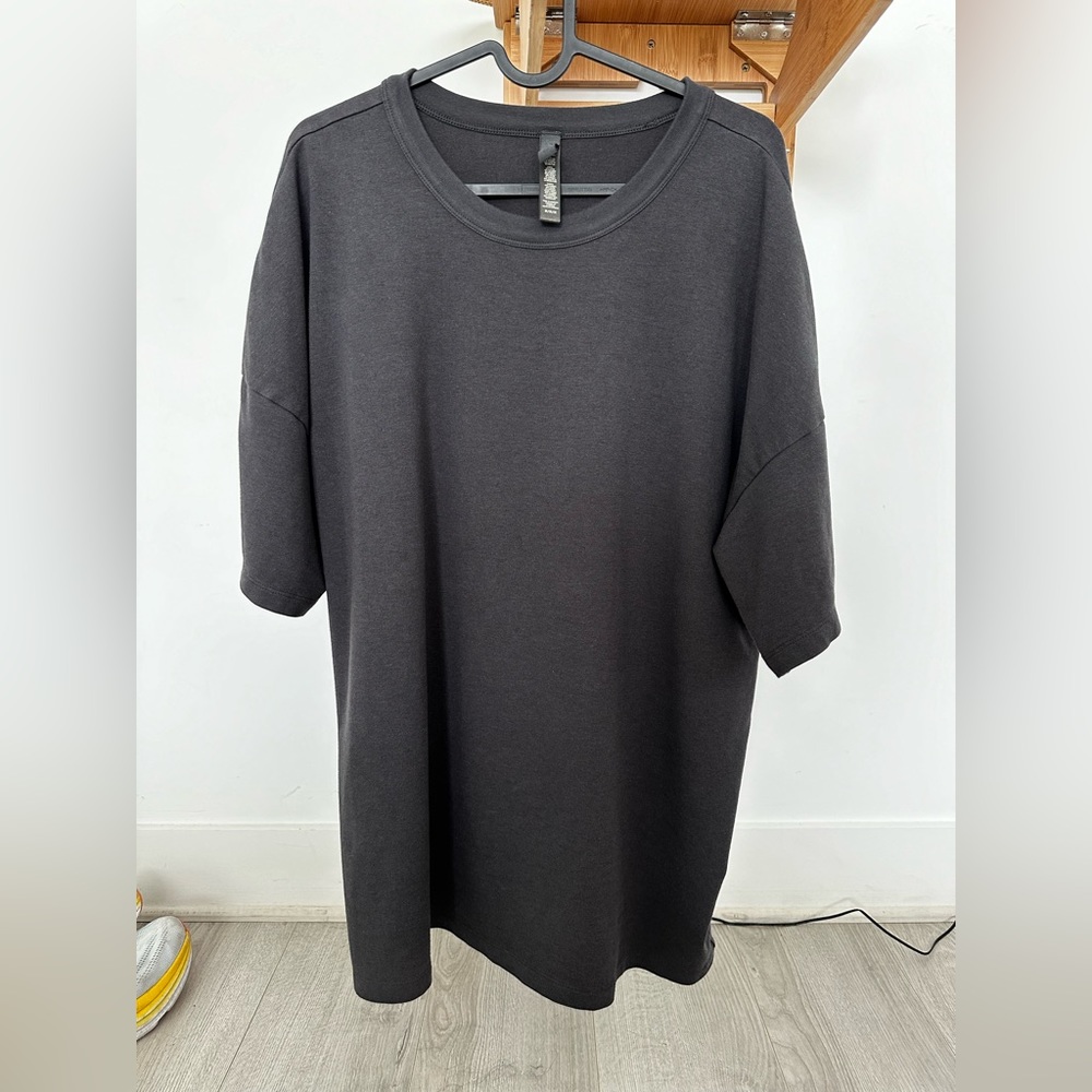 SKIMS oversized tshirt - Size S - NEW